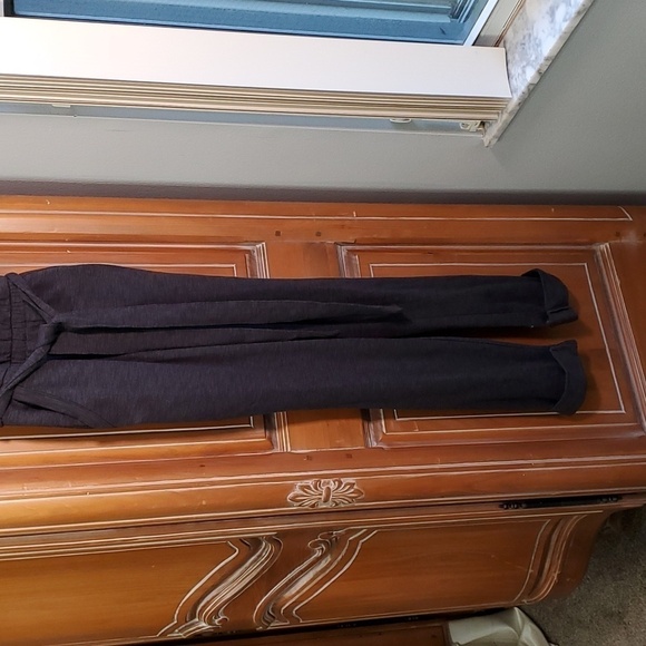 SPLENDID, charcoal gray jump suit. So fun, big pockets size small. Comfo… - Picture 2 of 12
